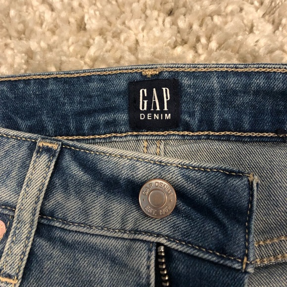 Gap Distressed Curvy True Skinny Jeans - Picture 3 of 4